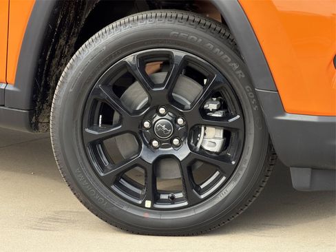 New 2026 Jeep Compass Latitude image 8