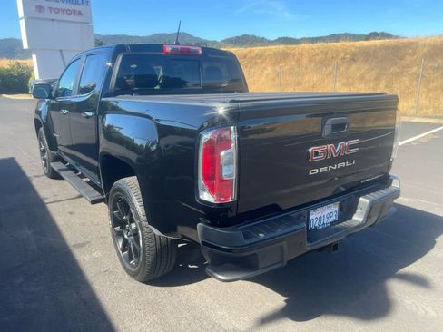 Used 2022 GMC Canyon Denali w/ Denali Black Edition Package image 9