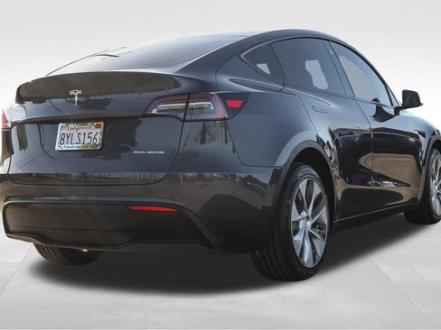 Used 2021 Tesla Model Y Long Range AWD/4WD image 5