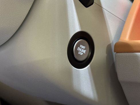 New 2025 Volkswagen ID. Buzz 1st Edition image 23