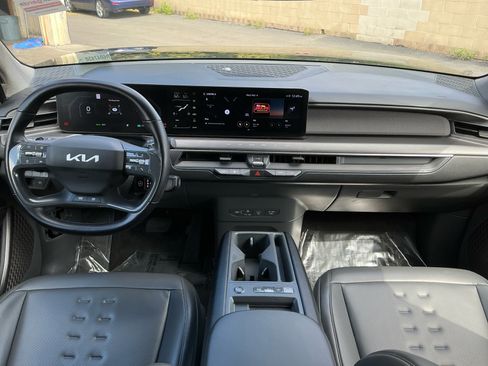 Used 2024 Kia EV9 Wind image 15