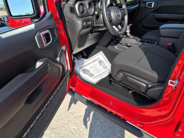 Used 2021 Jeep Wrangler Unlimited Sport AWD/4WD image 2