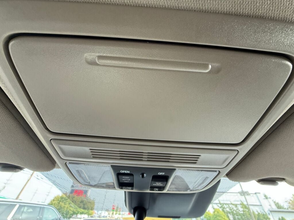 Used 2018 Honda Odyssey EX-L image 23