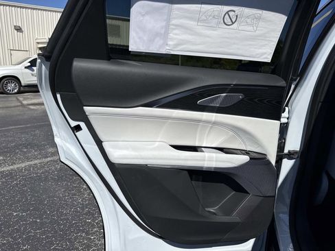 New 2026 Cadillac Lyriq Premium Luxury image 13