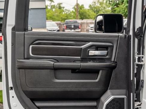 Used 2022 RAM 2500 Laramie w/ Night Edition AWD/4WD image 32