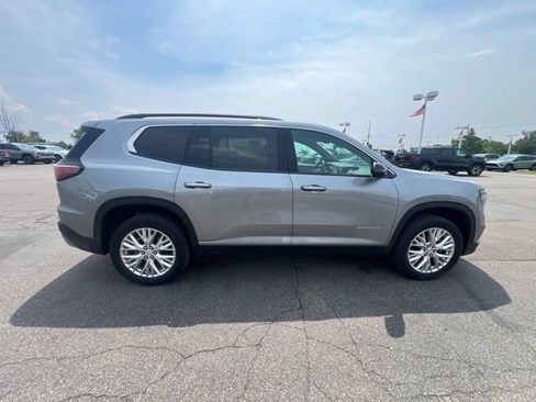 Used 2024 GMC Acadia Elevation w/ Luxury Package AWD/4WD image 4