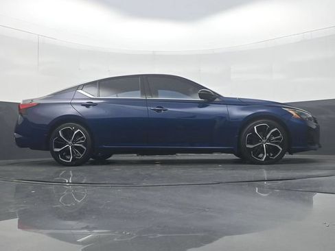 Used 2024 Nissan Altima 2.5 SR FWD image 34