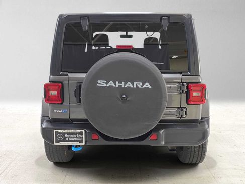 Used 2022 Jeep Wrangler Unlimited Sahara AWD/4WD image 4