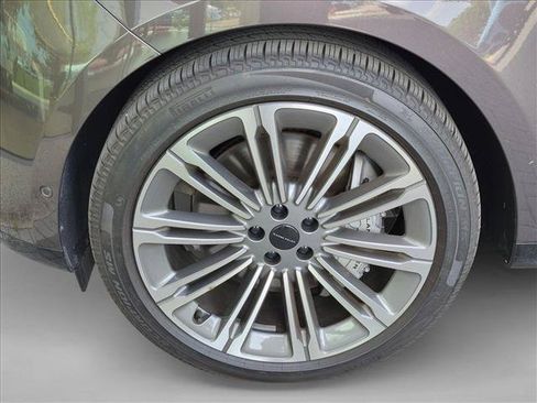 Used 2026 Land Rover Range Rover Long Wheelbase SE AWD/4WD image 21