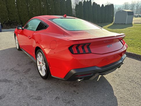 Used 2024 Ford Mustang GT Premium image 6