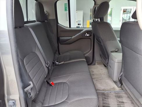 Used 2018 Nissan Frontier SV image 23