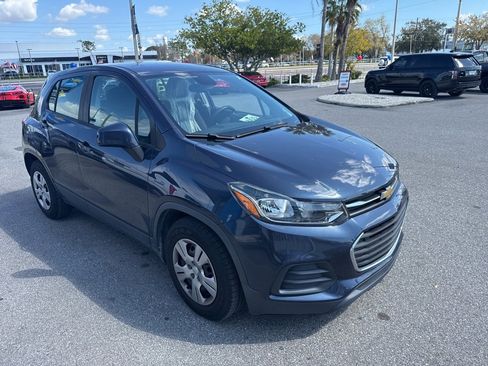 Used 2019 Chevrolet Trax LS image 4
