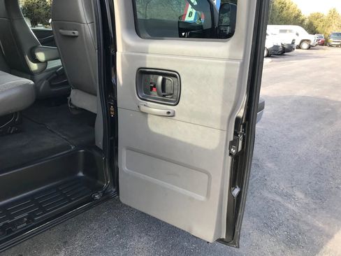 Used 2017 Chevrolet Express 3500 LT w/ LT Preferred Equipment Group image 38