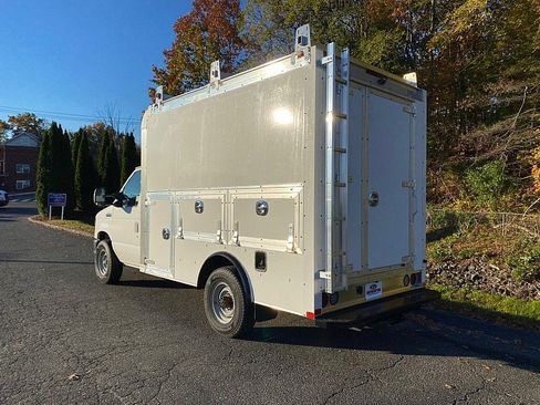 New 2026 Ford E-350 and Econoline 350 Super Duty w/ Power Equipment Group RWD image 6