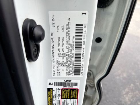 Used 2016 Toyota Tacoma SR5 image 27