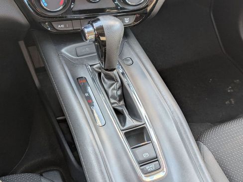 Used 2019 Honda HR-V LX image 31