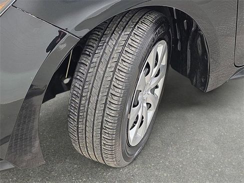 Certified 2025 Toyota Corolla LE image 27