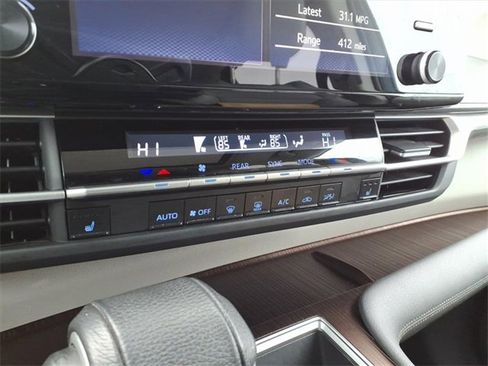 Certified 2021 Toyota Sienna XLE image 23