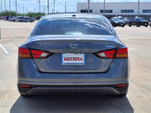 Used 2025 Nissan Altima 2.5 SV image 6