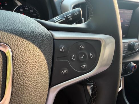 Used 2024 GMC Terrain SLT AWD/4WD image 33