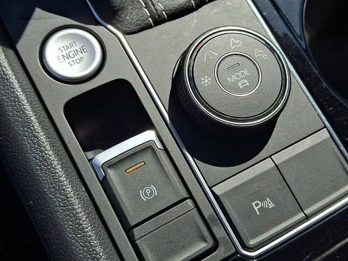 Used 2023 Volkswagen Atlas SE AWD/4WD image 23