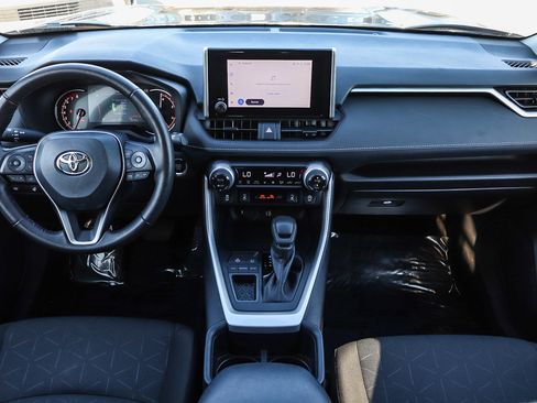 Used 2025 Toyota RAV4 XLE image 13