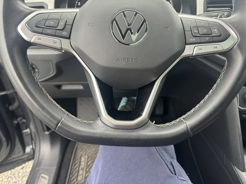 Used 2021 Volkswagen Atlas Cross Sport SE w/ Panoramic Sunroof Package image 21