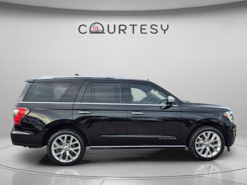 Used 2018 Ford Expedition Platinum RWD image 8