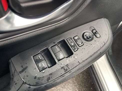 Used 2025 Honda HR-V LX image 23