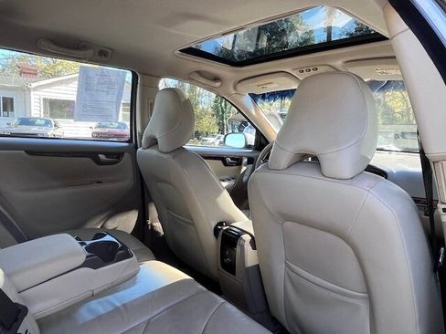 Used 2006 Volvo V70 2.5T image 16