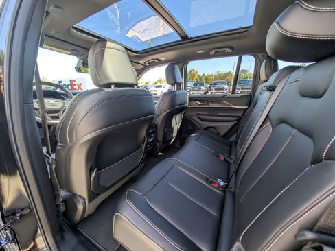 New 2025 Jeep Grand Cherokee Limited image 14