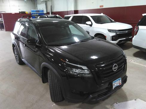 Used 2023 Nissan Pathfinder SV w/ Black Appearance Package AWD/4WD image 2