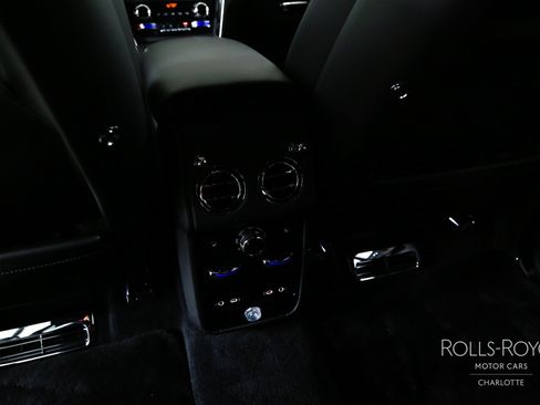 Used 2026 Rolls-Royce Cullinan AWD/4WD image 22