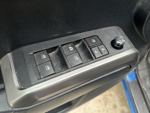 Used 2016 Toyota Tacoma SR5 RWD image 14