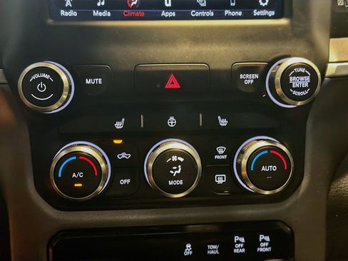 Used 2020 RAM 1500 Big Horn AWD/4WD image 23