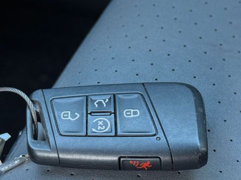 Used 2025 Volkswagen Jetta SE image 18