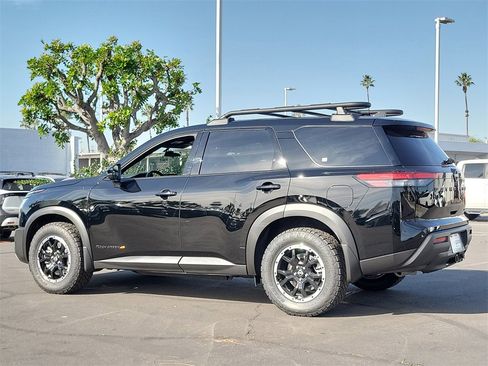New 2025 Nissan Pathfinder Rock Creek image 2