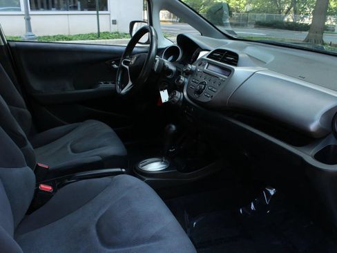 Used 2010 Honda Fit Sport image 27