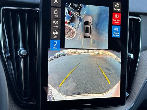 New 2026 Volvo XC60 B5 Plus w/ Protection Package Premier image 19