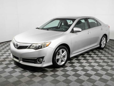 Used 2012 Toyota Camry SE FWD image 22