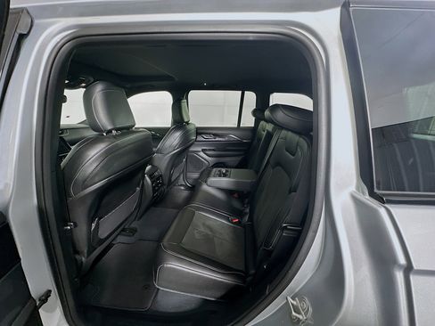 Used 2023 Jeep Grand Cherokee Altitude image 30