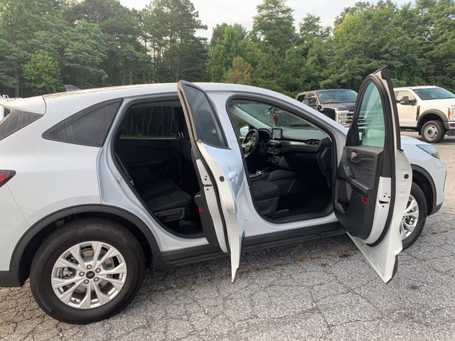 Used 2025 Ford Escape Active AWD/4WD image 11