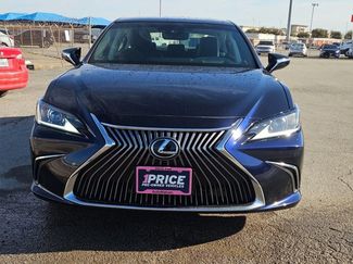 Used 2019 Lexus ES 350 w/ Luxury Package video 2