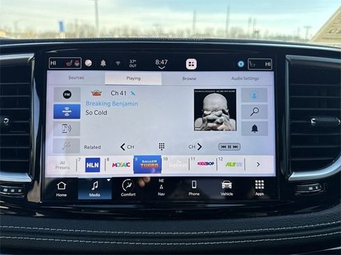 Used 2023 Chrysler Pacifica Limited w/ S Appearance Package image 17