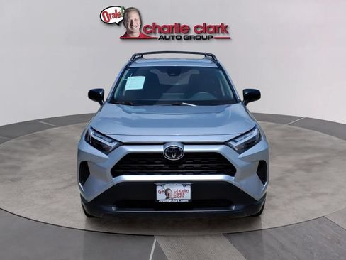 Used 2025 Toyota RAV4 LE AWD/4WD image 8