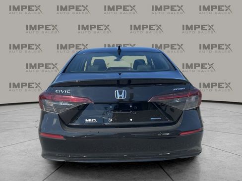 Used 2025 Honda Civic Sport Touring image 4