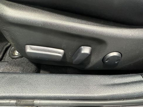 Used 2017 Toyota Camry SE FWD image 17