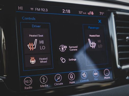 Used 2019 Chrysler Pacifica Touring Plus w/ Advanced Safetytec Group image 6