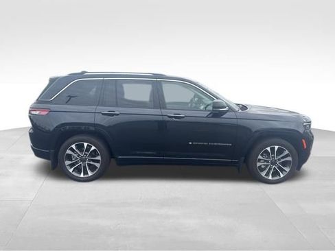 Used 2023 Jeep Grand Cherokee Overland w/ MOPAR Finishing Package AWD/4WD image 5