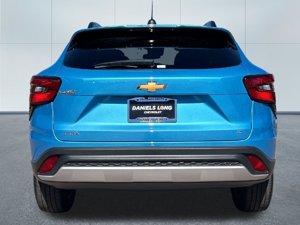 Used 2025 Chevrolet Trax LT w/ LT Convenience Package FWD image 4